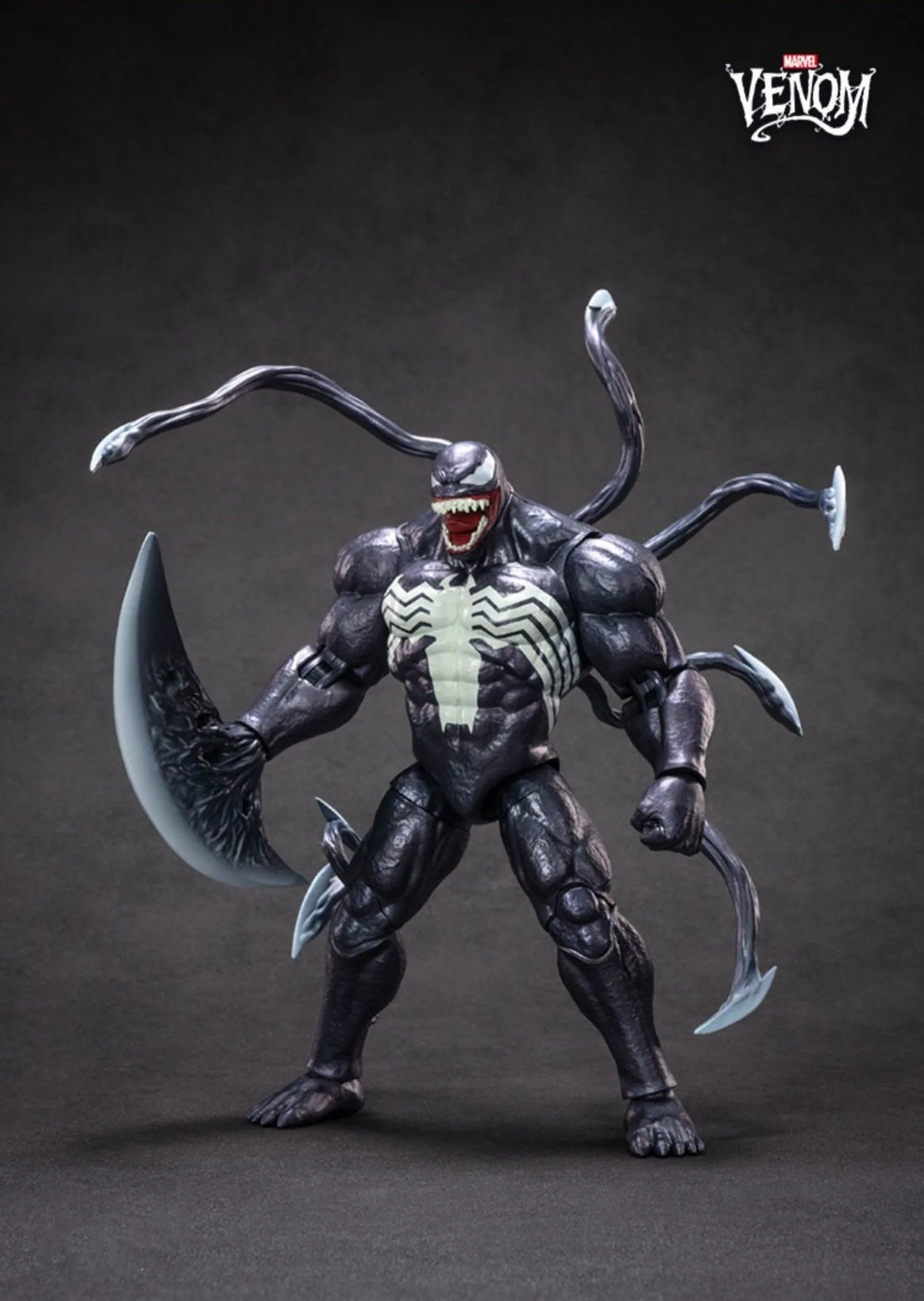 1:10 Venom Action Toy