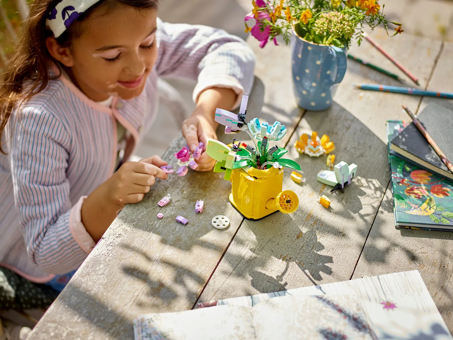 31149 Flowers in Watering Can