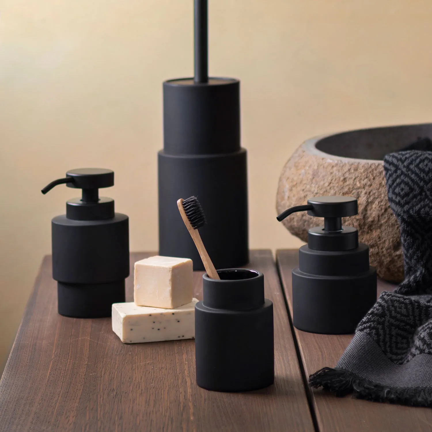 mette ditmer | shades toothbrush holder | black - DC