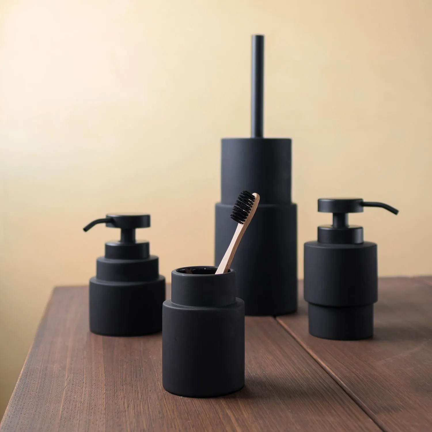 mette ditmer | shades toothbrush holder | black - DC